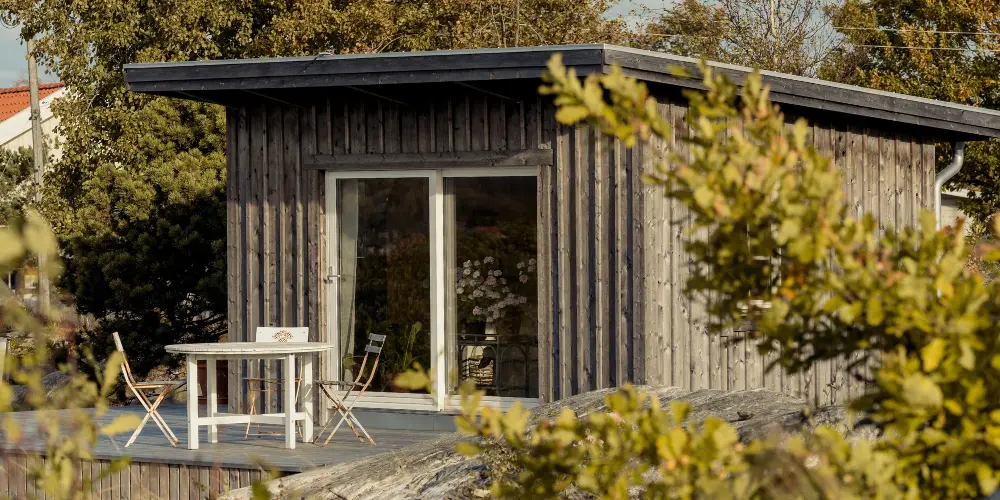 Quelles démarches pour installer un chalet de jardin habitable